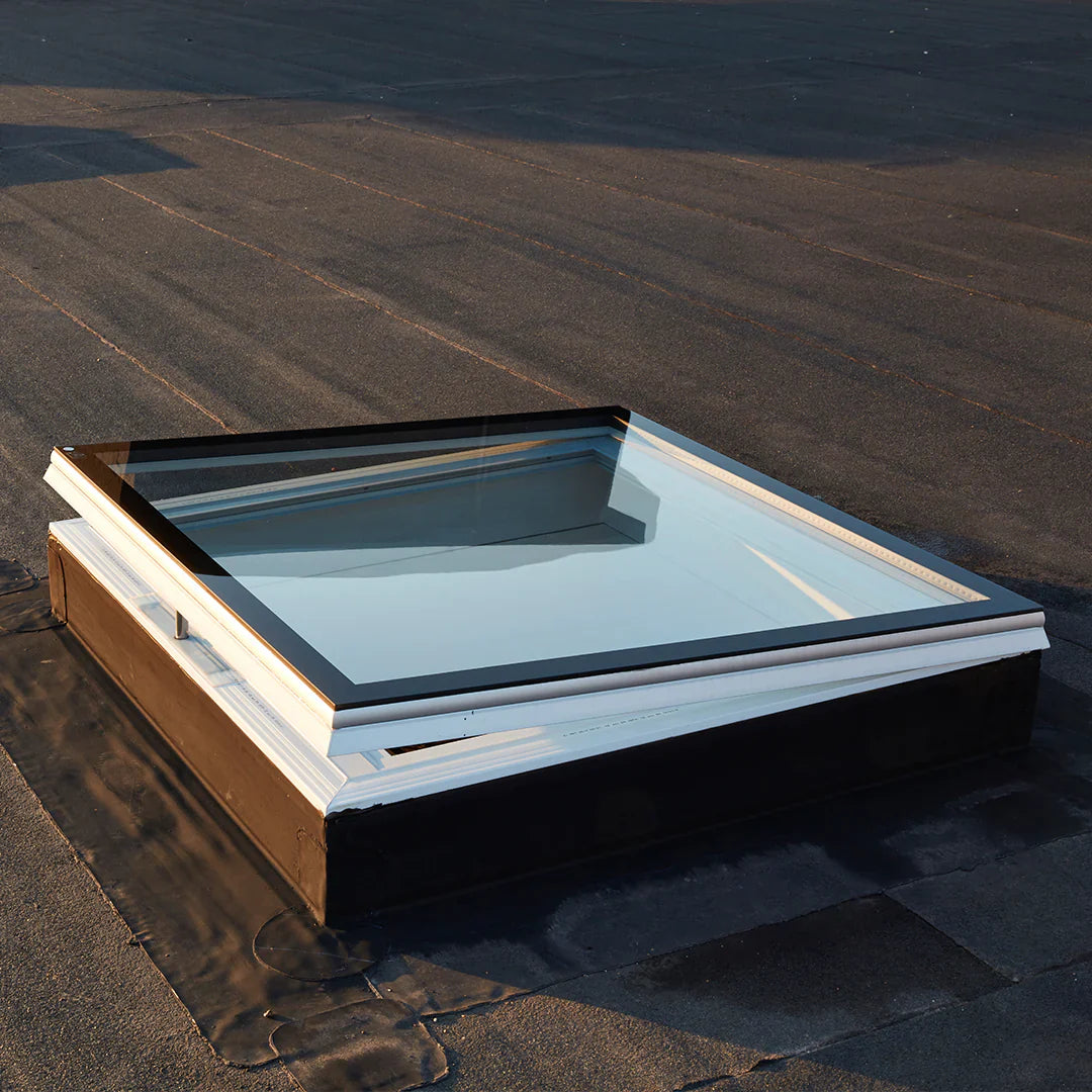 iWindow fenêtre pour toit plat ouvrante - Kit complet 130x160 cm - Skylux