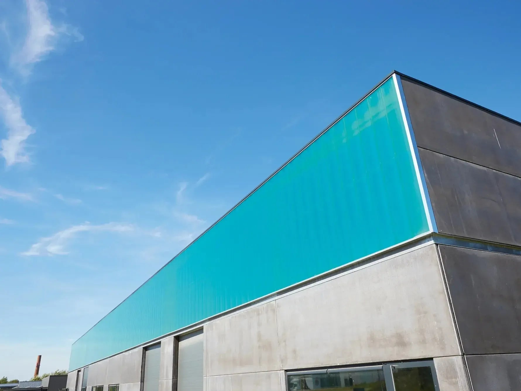 Professionele installatie van Polyclear® slagvast en brandvertragend dak