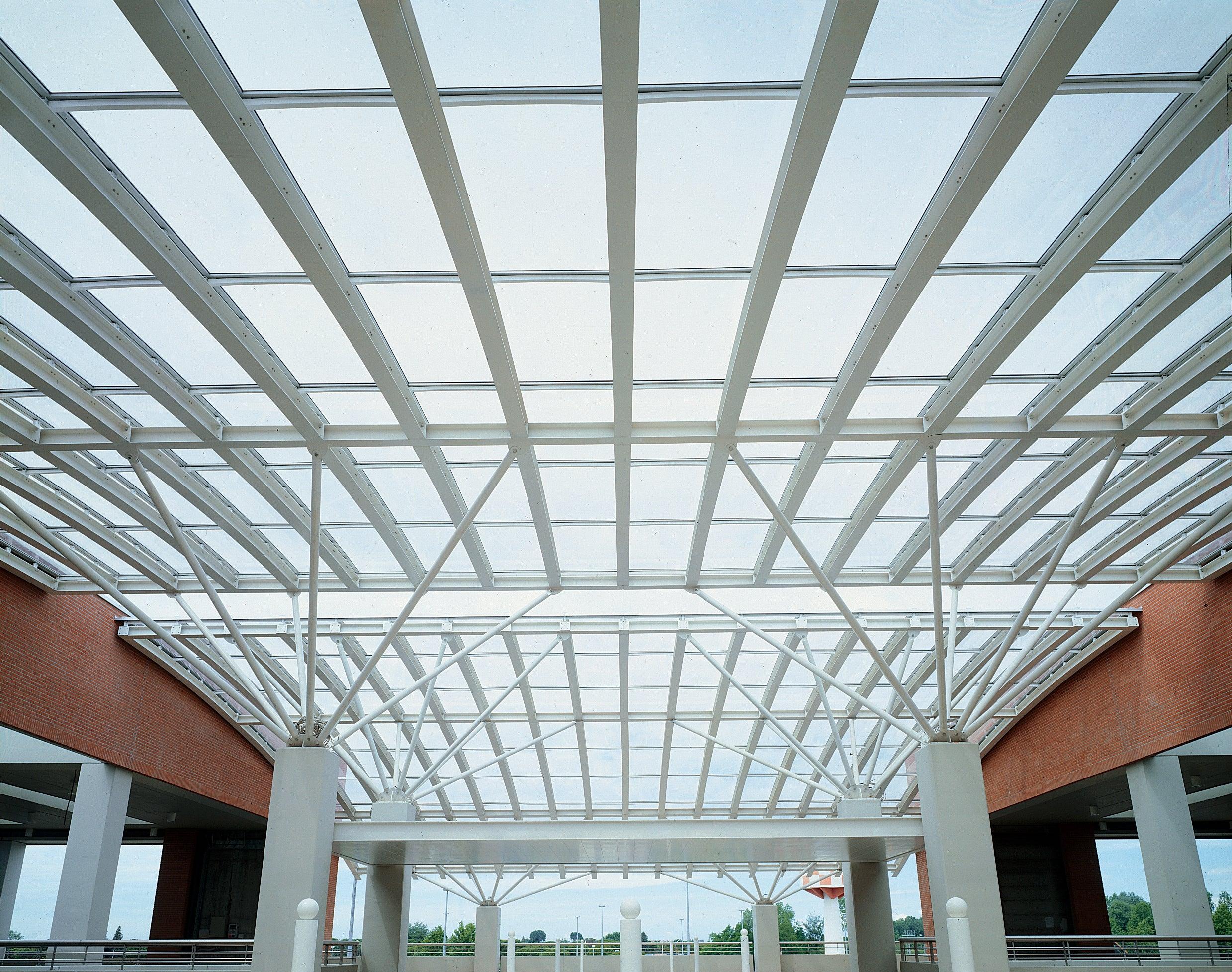 Vlakke platen in massief acrylaat (PMMA) voor gevelbekleding en lichtstraten